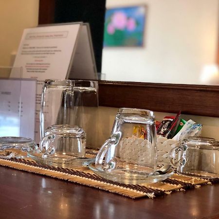Ban Tyrol Hotel Patong Bagian luar foto