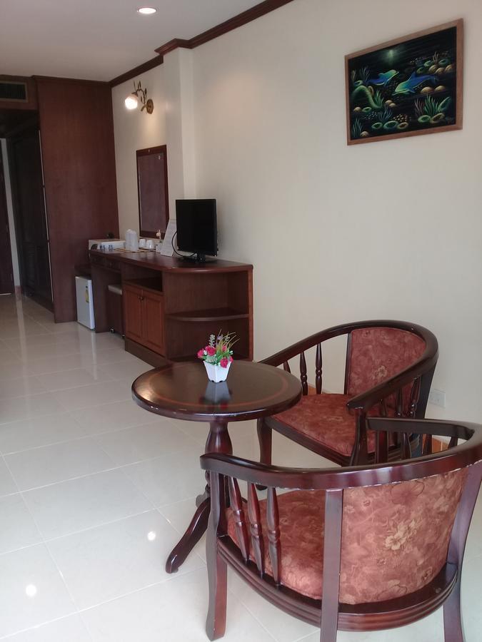 Ban Tyrol Hotel Patong Bagian luar foto