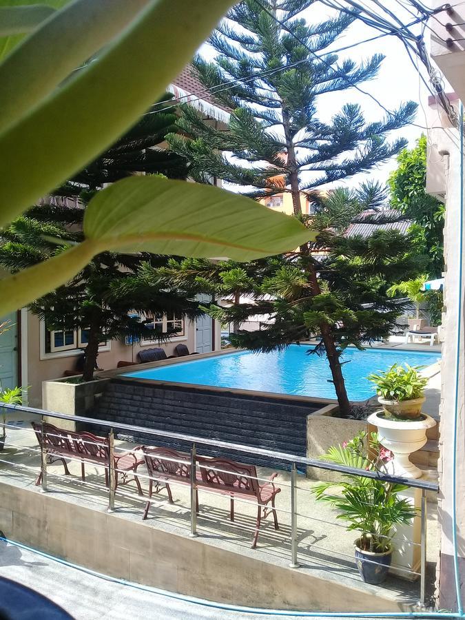 Ban Tyrol Hotel Patong Bagian luar foto
